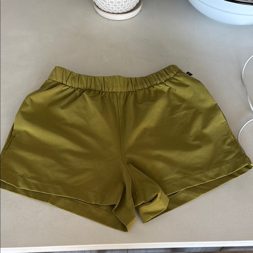 Tracksmith Transit shorts XS